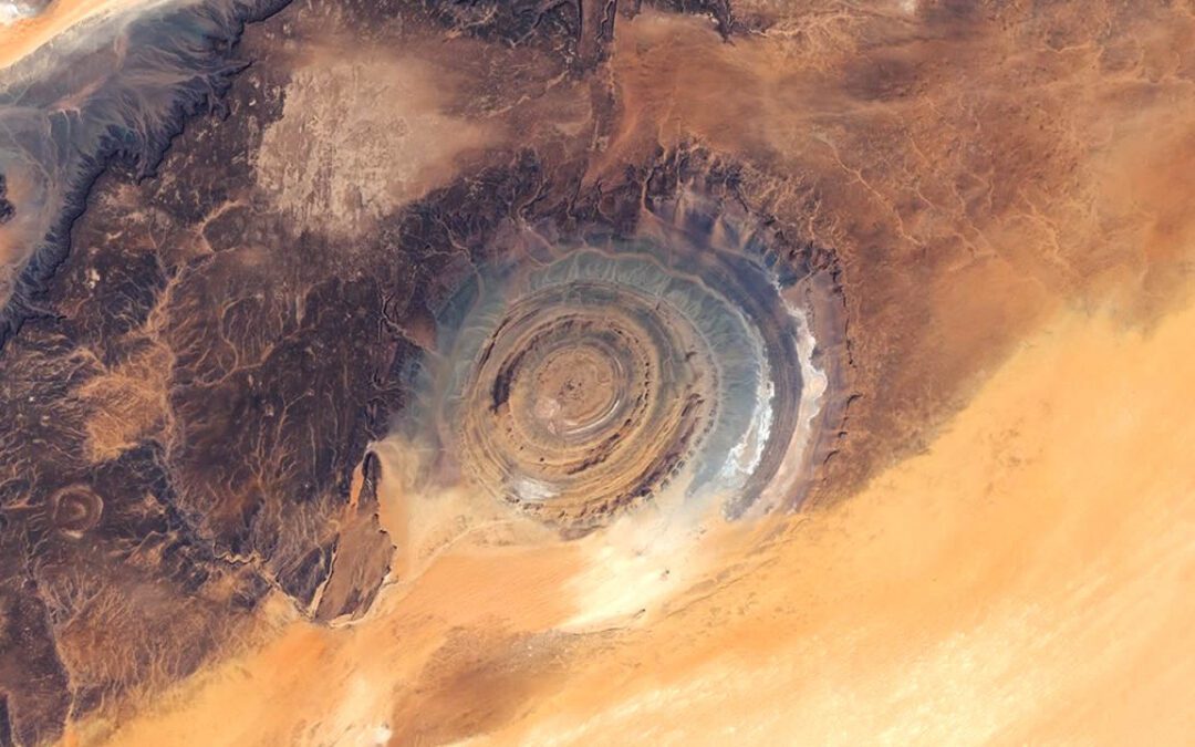 NASA revela nuevas imágenes de la misteriosa “Estructura de Richat” en el desierto del Sahara