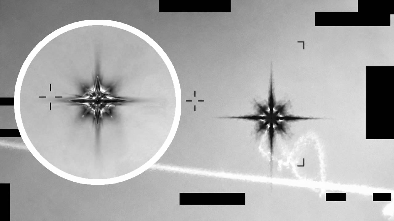 Pentágono publica extraño video de un objeto con forma de estrella de ocho puntas que se mueve a gran velocidad